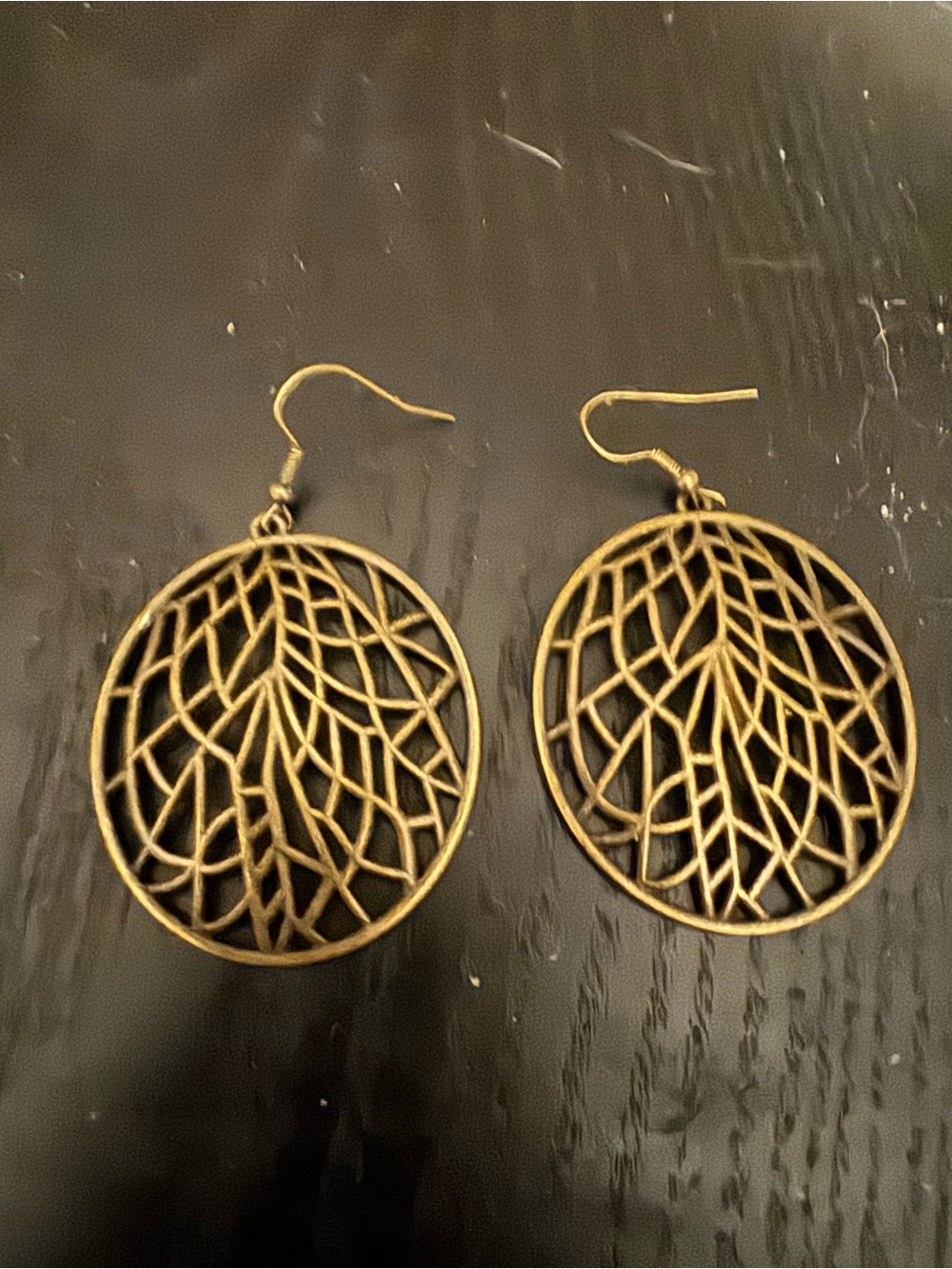 Dainty Leaf Filigree Drop Earrings - Antique Gold